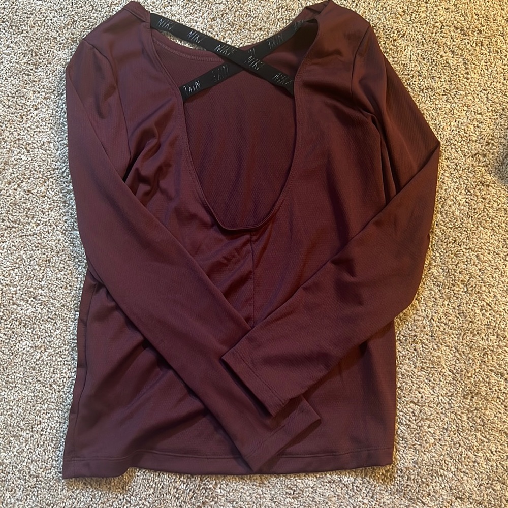 EUC Nike Top